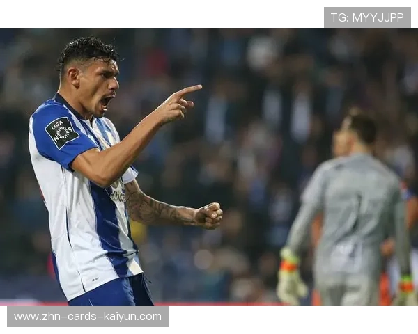 波尔图前场快速反击致命一击：足球战术的艺术与魅力